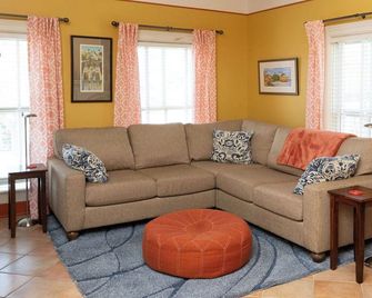Hidden Garden Cottages & Suites - Saugatuck - Salon