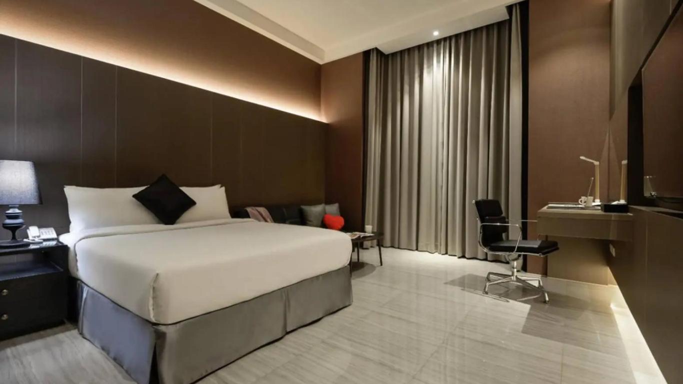 M Hotel