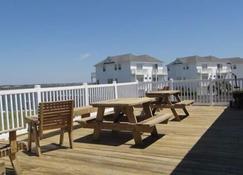 Newly Renovated, Waterfront, Poolside, Ground-Floor, King Bed & Wifi - Atlantic Beach - Balcony