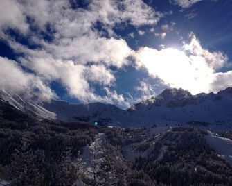 Hôtel Les Flocons - Barcelonnette - Outdoors view