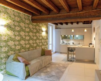 Dimora Ponte Nuovo - Domus Verona - Verona - Sala de estar