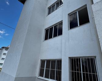 Fully Furnished Apartment in Manaus - Manaus - Building