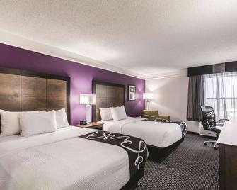 La Quinta Inn & Suites by Wyndham Cincinnati Sharonville - Σινσινάτι - Κρεβατοκάμαρα