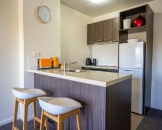 Spacious City Stay Near Lygon Street Dining - Melbourne - Cocina