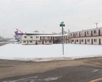 Budget Inn - Caldwell - Building