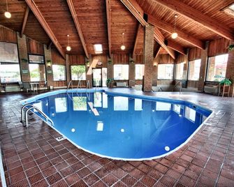 Christopher Inn And Suites - Chillicothe - Pool