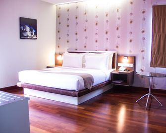 Hero Hotel Ambon - Ambon - Bedroom