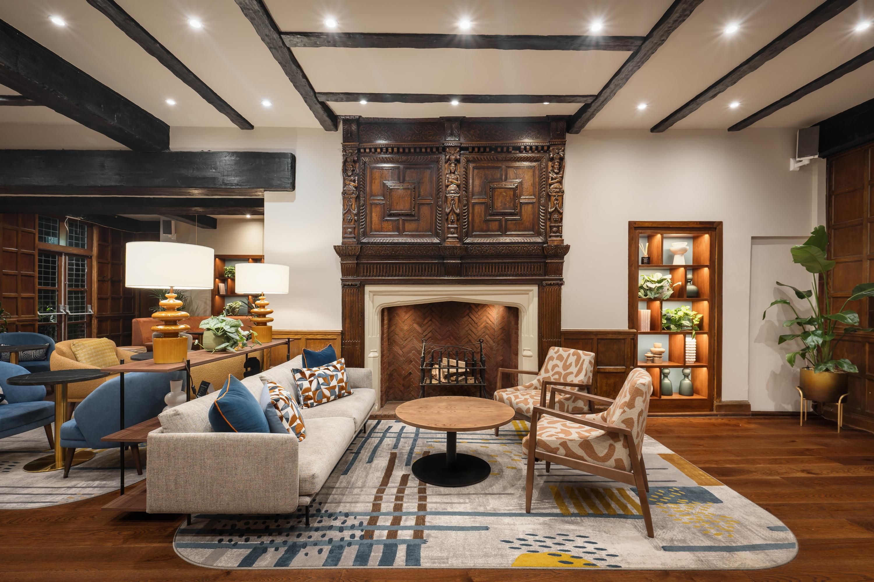 فوكو ليتشورث هول باي آيتش جي