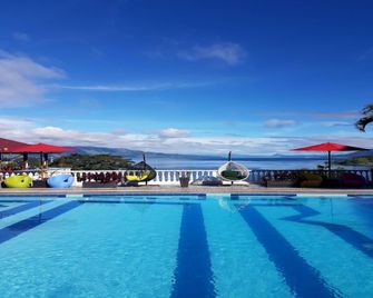 Parapat View Hotel - Parapat - Pool