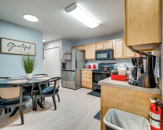 Outdoor Entertainment Area Family Concor - Concord - Kitchen