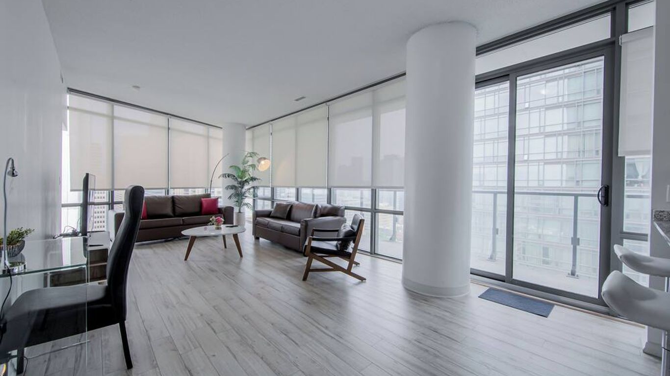 Altitude Suites Bay Street by Teristo Group