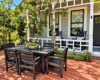 Iconic Modern Farmhouse - San Luis Obispo - Patio