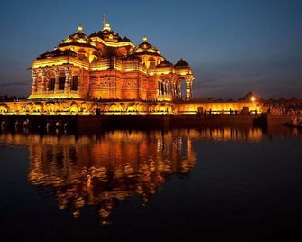 Hotel Mehul International -Near New Delhi Railway Station, Paharganj & Connaught Place - New Delhi