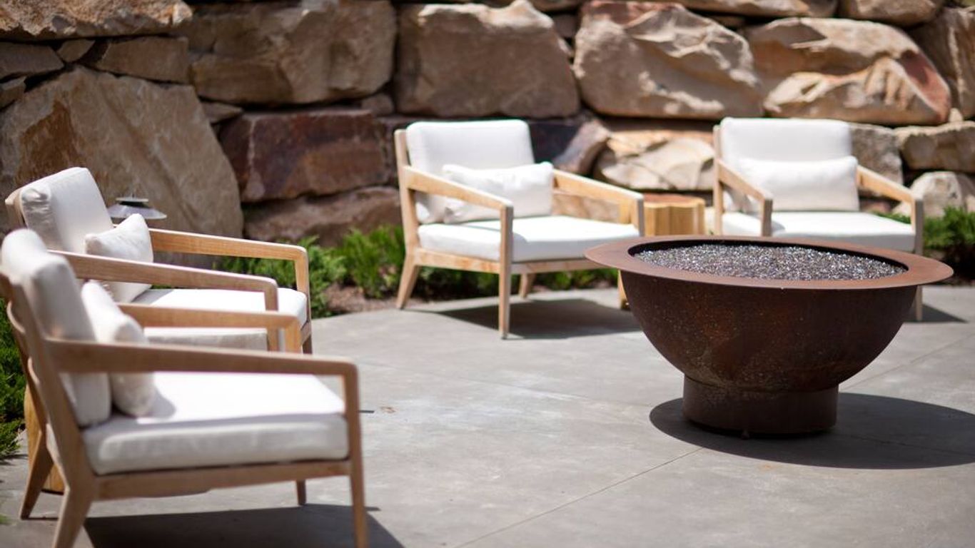 Washington School House Hotel