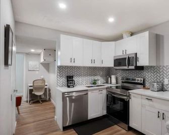 Cozy and Private - Fort Saskatchewan - Кухня