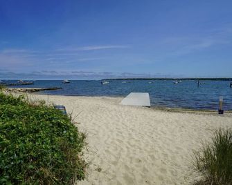 Your Beach house on the island - Vineyard Haven - Strand