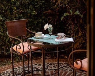 Boutique Jazmin Stay, Pool in Antigua - Antigua Guatemala - Patio