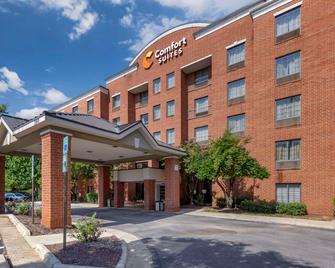 Comfort Suites Regency Park - Cary - Gebäude
