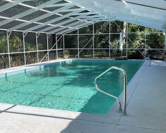 Quiet Country Retreat with a pool! - Monticello - Bazén