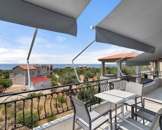 Nikolas Apartments Stoupa - Lefktro - Balkong