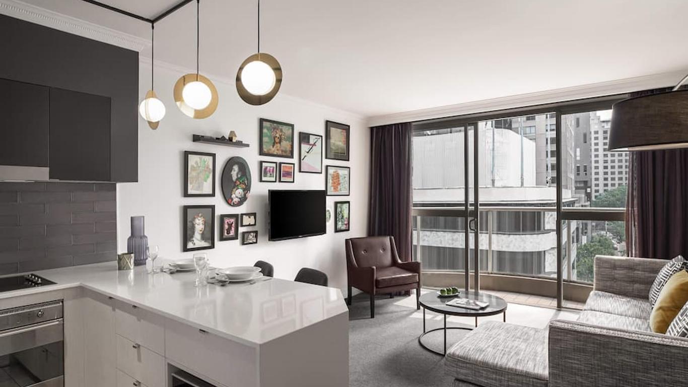 Mantra 2 Bond Street Sydney