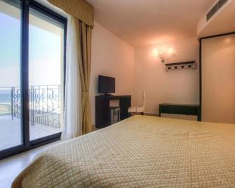 Hotel Nettuno - Cervia - Habitación