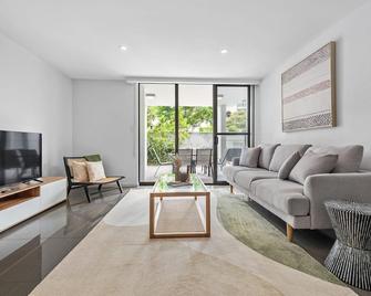 Modern Luxury in Our Beautifully Appointed Three-Bedroom Apartment - Brisbane - Sala de estar