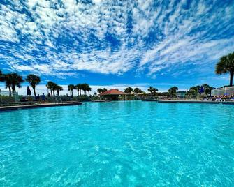 Top Floor Amazing Penthhouse Views 3 Balconys 4br/4b On Intracoastal Waterway - North Myrtle Beach - Pool