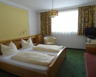 Hotel Berghof - Innerkrems - Bedroom