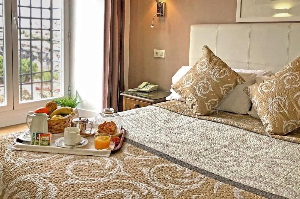 Hotel Leonor de Aquitania - קואנקה
