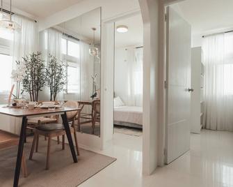 Modern Luxe Condo Unit in Cavite - إموس - غرفة طعام