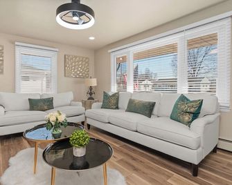 Near Lambeau Field home, where your family will be close to all the action! - Green Bay - Stue
