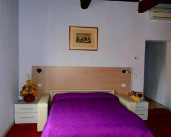 Bed and Breakfast La Torretta - Cascina - Habitación