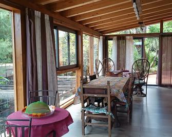 B&B Villa Lidia - Stazzo - Comedor