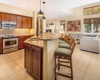 Hale Laki Stunning Resort Condo, Walk to Beach! - Waikoloa Village - Кухня