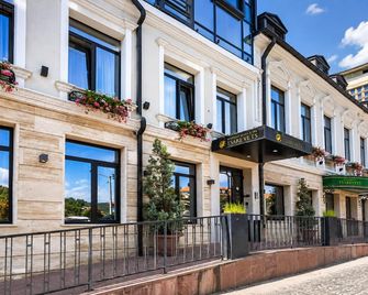 Tsarevets Boutique Hotel & Spa - Veliko Tarnovo - Building