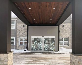 Sleep Inn & Suites Quebec City East - Boischatel - Building