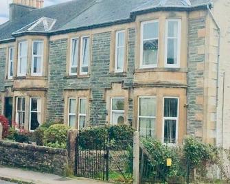 Dunoon - Town Centre Holiday Home Apartment - Dunoon - Building