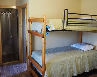 New! Village Of Hope - Cabin #12 - Ava - Habitación