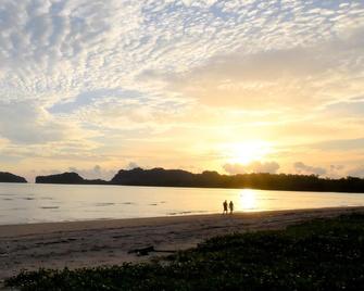 Seesea Resort - Ban Pak Bara - Beach