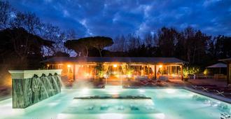 QC Termeroma Spa and Resort - Fiumicino - Alberca