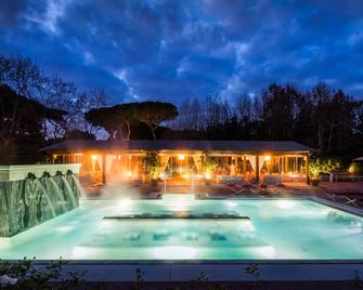 QC Termeroma Spa and Resort - Fiumicino - Basen