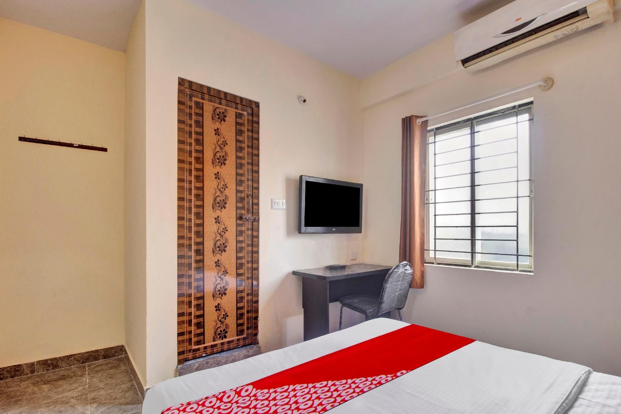 Hotel O Palms Inn Rooms