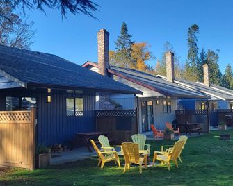 Riverside Resort & Rv Park - Qualicum Beach - Patio