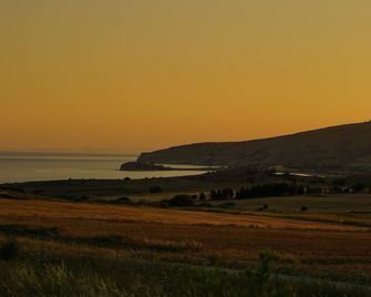 Laz Koyu Konukevi - Gökçeada - Beach