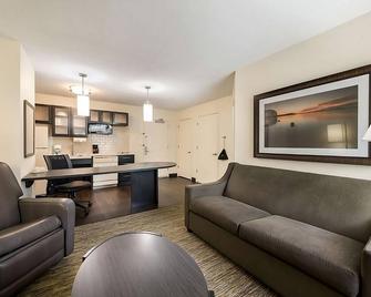 Living the Suite Life! Close to Virginia Air Space Center! - Hampton