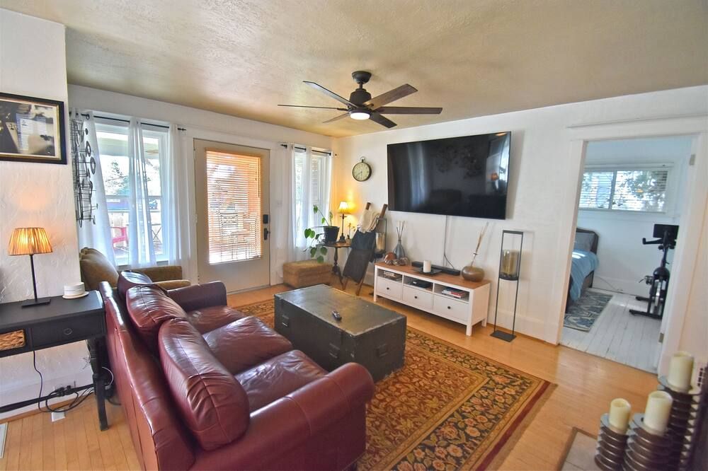 Spacious Sugarhouse Home- Close to Downtown & the Mtns. Dog Friendly! - סולט לייק סיטי - סלון