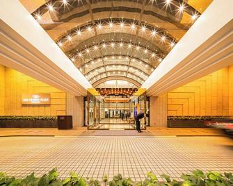 إيه إ إيه كراوان بلازا ماتسوياما باي آيتش جي - ماتسوياما - ردهة