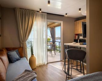 Punto Blu Village In Lanterna Premium Ca - Vabriga - Living room
