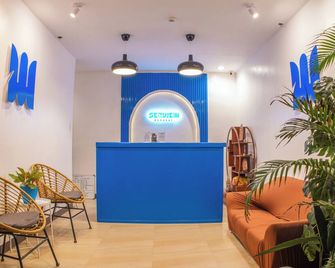 Boracay Sea View Hotel - Boracay - Front desk